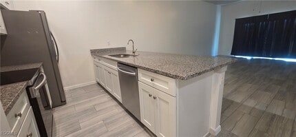414 NE 25th Ave in Cape Coral, FL - Building Photo - Building Photo