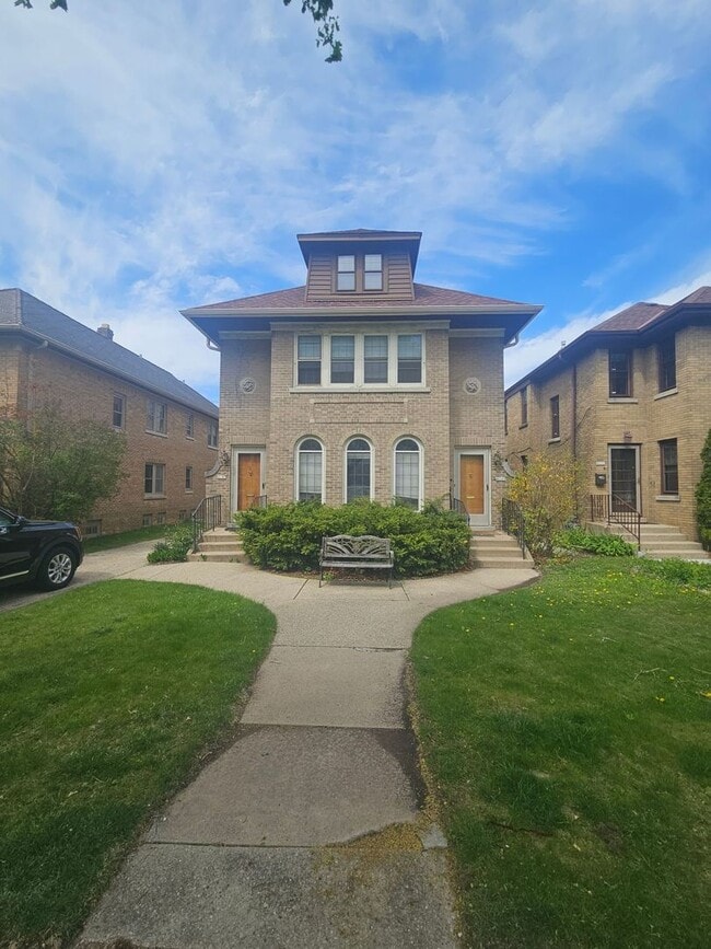 property at 4147-4149-4149 N Bartlett Ave
