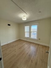 2-912 E 6th St in Muscatine, IA - Building Photo - Building Photo