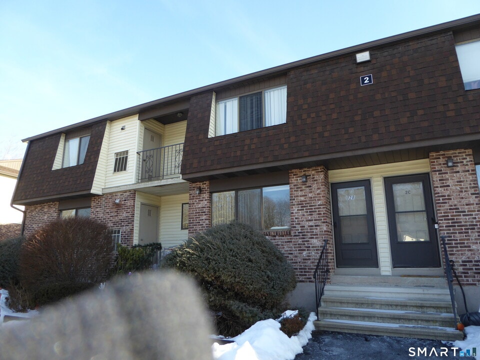 140 Thompson St in East Haven, CT - Building Photo