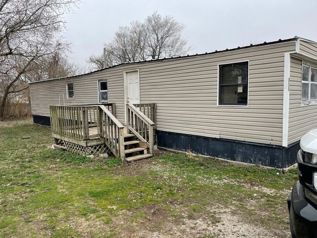 property at 315 W Pine St