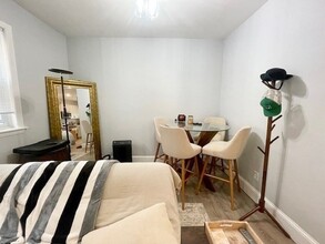18 Cleveland Pl in Boston, MA - Building Photo - Building Photo