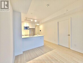 3079 Trafalgar Rd in Oakville, ON - Building Photo - Building Photo