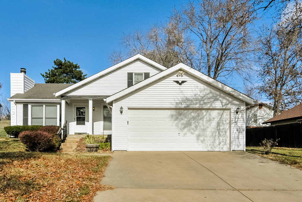 174 Birchleaf Dr in St. Peters, MO - Building Photo