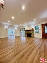 1086 Meadowbrook Ave in Los Angeles, CA - Building Photo - Building Photo