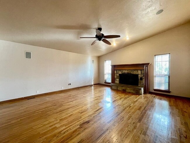 1319 W Aries Rd in Edmond, OK - Building Photo - Building Photo