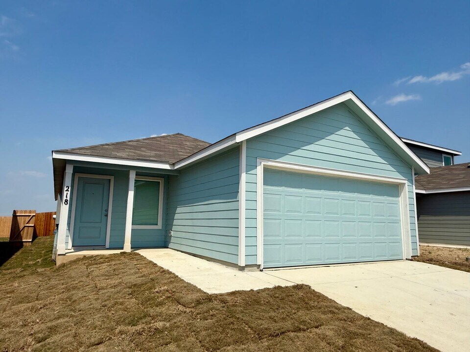 218 Tahoe Ave in New Braunfels, TX - Building Photo