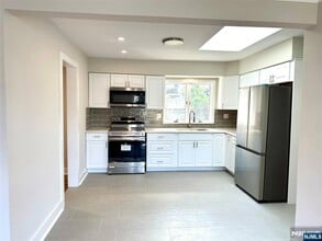 41 Woods Ave in Bergenfield, NJ - Building Photo - Building Photo