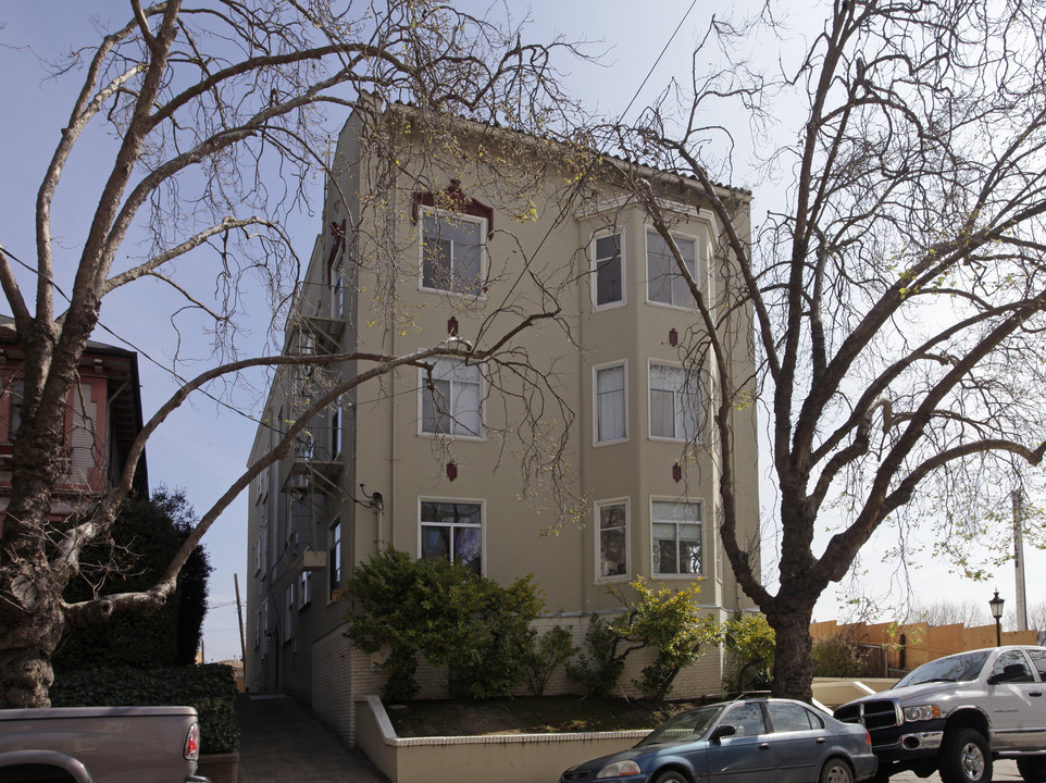 436 Bellevue Ave in Oakland, CA - Building Photo