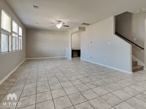 11335 Decidedly in San Antonio, TX - Foto de edificio - Building Photo