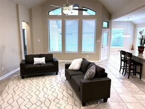 8426 Bay Orchard Dr in Baytown, TX - Building Photo - Building Photo