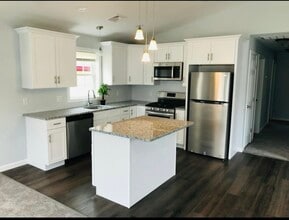 346 Admiral St in Providence, RI - Building Photo - Building Photo