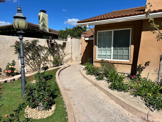 6563 Park Ridge Blvd, Unit 1 in San Diego, CA - Building Photo - Building Photo