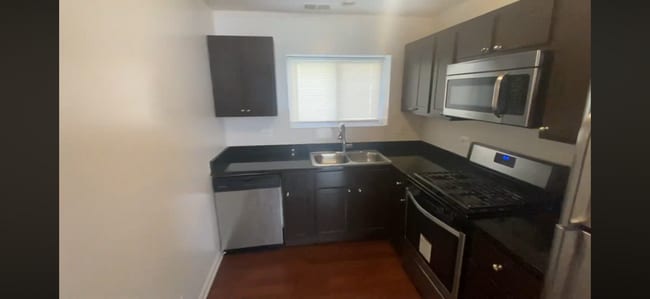 2530 W Fitch Ave in Chicago, IL - Building Photo - Building Photo