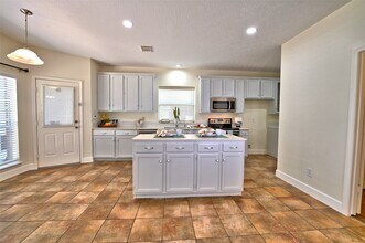 15810 Hollow Rock Dr in Houston, TX - Foto de edificio - Building Photo