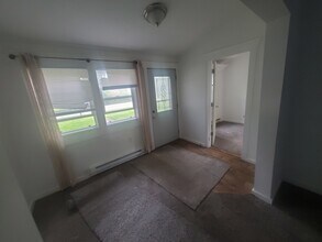 805 W Friendly Ave in McHenry, IL - Building Photo - Building Photo
