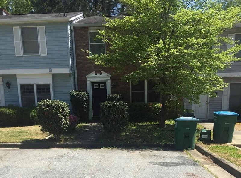 6456 Meadow Rue Dr in Norcross, GA - Foto de edificio