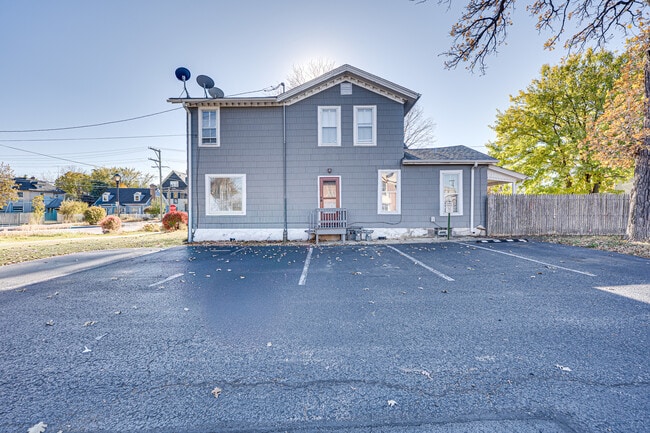 79 S 4th St in Aurora, IL - Building Photo - Building Photo