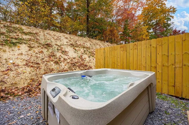 William Holt Condominiums in Sevierville, TN - Building Photo - Building Photo
