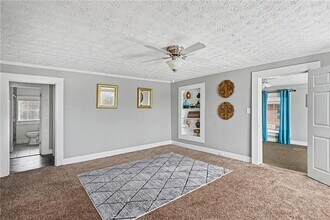 707 E Mcintosh Rd in Griffin, GA - Foto de edificio - Building Photo