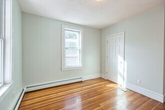 15 Simon St in Beverly, MA - Building Photo - Building Photo