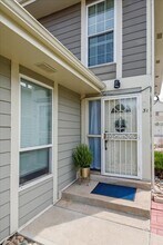 1250 S Monaco St Pkwy in Denver, CO - Building Photo - Building Photo