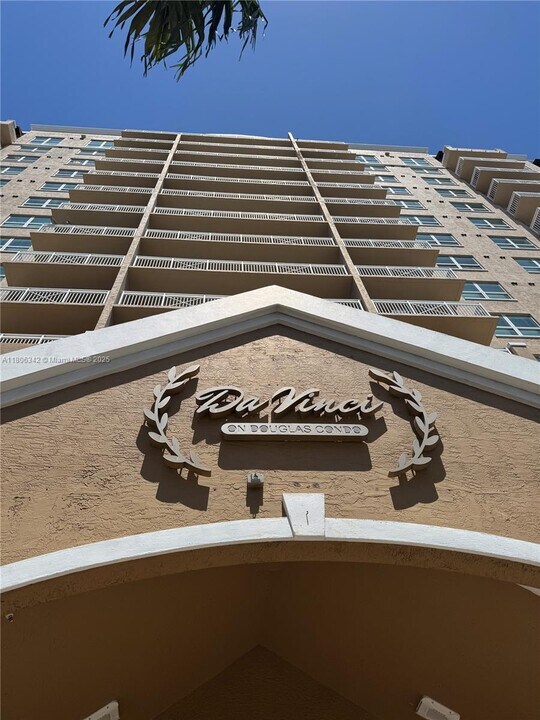 2665 SW 37th Ave in Miami, FL - Building Photo