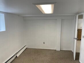 463 Gibbs Pond Rd, Unit Back in Nesconset, NY - Foto de edificio - Building Photo