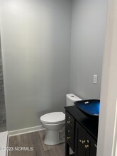 5789 Sidbury Rd-Unit -B in Castle Hayne, NC - Foto de edificio - Building Photo