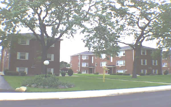 The Hayward/Woodruff Apartments in Park Ridge, IL - Building Photo