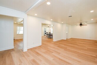 4947 Cheena Dr in Houston, TX - Building Photo - Building Photo