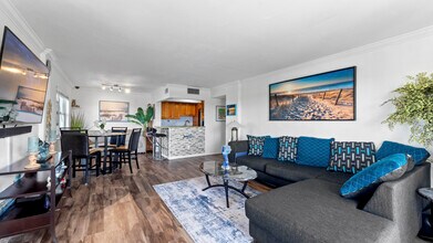 801 S Federal Hwy in Pompano Beach, FL - Foto de edificio - Building Photo