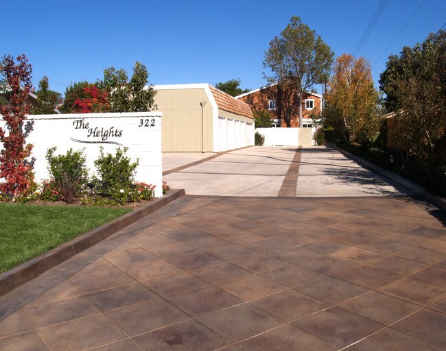 322 Ogle St in Costa Mesa, CA - Building Photo - Building Photo