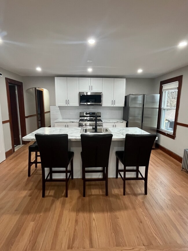 729 High St, Unit 2