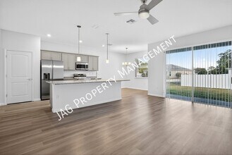 813 Clifton Rd SE in Palm Bay, FL - Building Photo - Building Photo