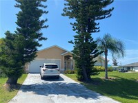 2522 SW 9th Pl in Cape Coral, FL - Building Photo - Building Photo