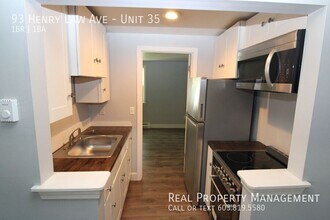 93 Henry Law Ave in Dover, NH - Building Photo - Building Photo