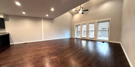 8710 Park Ln in Dallas, TX - Foto de edificio - Building Photo