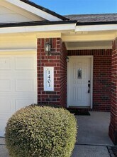 1403 Haley Gray Dr in Pflugerville, TX - Building Photo - Building Photo