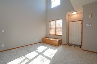 5050 Holly Ln N in Plymouth, MN - Building Photo - Building Photo