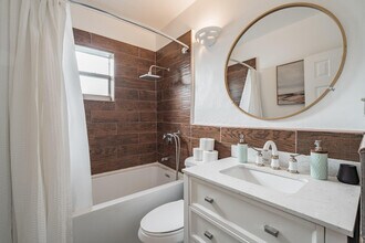 1016-1042 NW 42nd St in Miami, FL - Building Photo - Building Photo