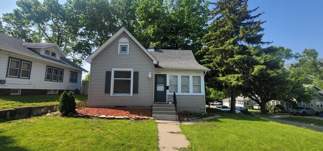 property at 2203 15th Ave