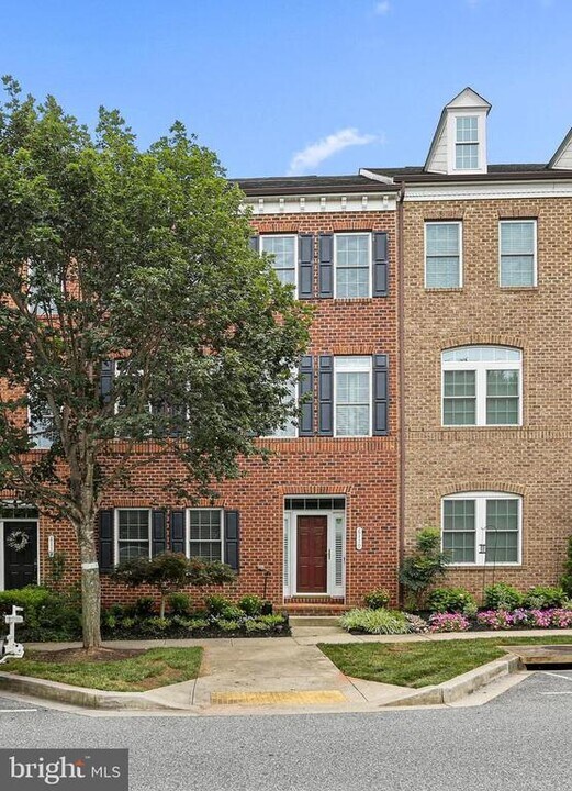 8119 Westside Blvd in Fulton, MD - Foto de edificio