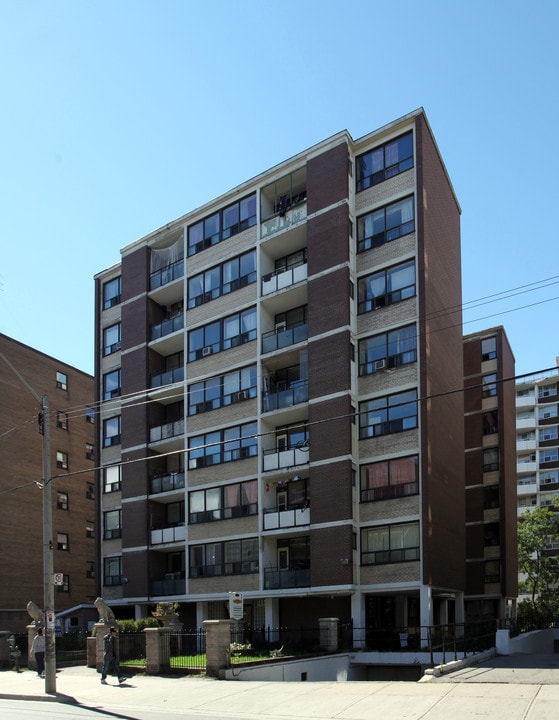 Jameson Apartments in Toronto, ON - Building Photo