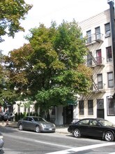 Rizaro Court in Brooklyn, NY - Building Photo - Building Photo