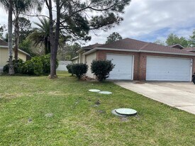 61 Buttonworth Dr in Palm Coast, FL - Building Photo