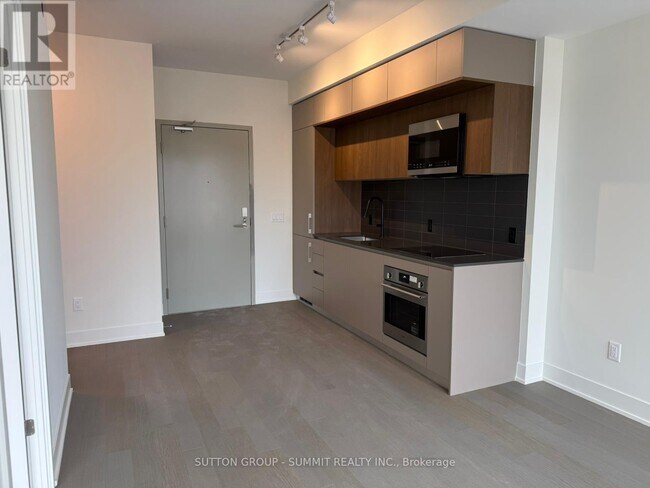 property at 322 Dupont St