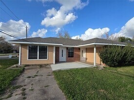 8703 Berndale St in Houston, TX - Building Photo