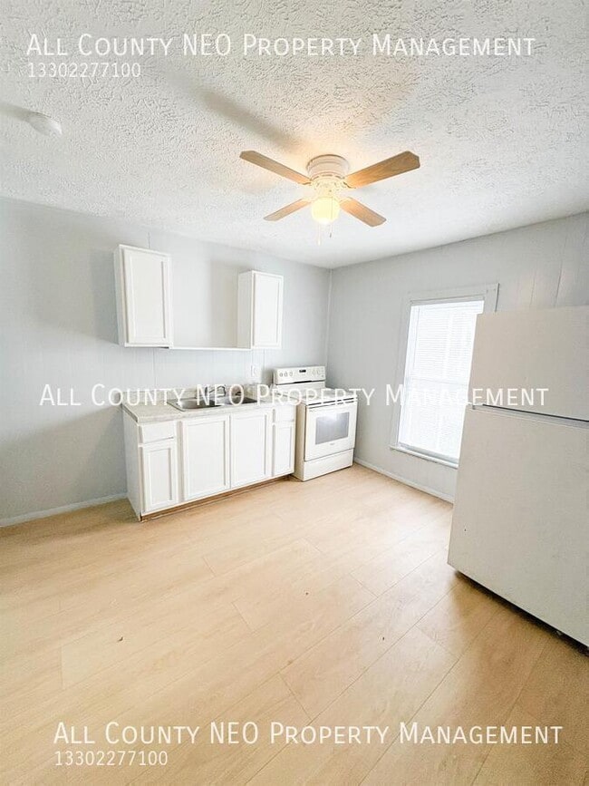 911 Fulton Rd NW in Canton, OH - Building Photo - Building Photo