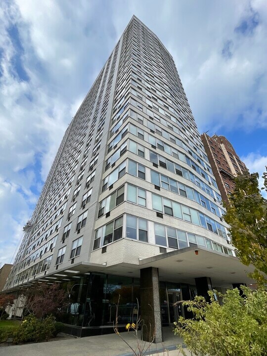 3900 N Lake Shore Dr in Chicago, IL - Building Photo